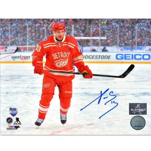 Pavel Datsyuk Autographed Photo-Detroit Red Wings 2014 Winter Classic 8x10