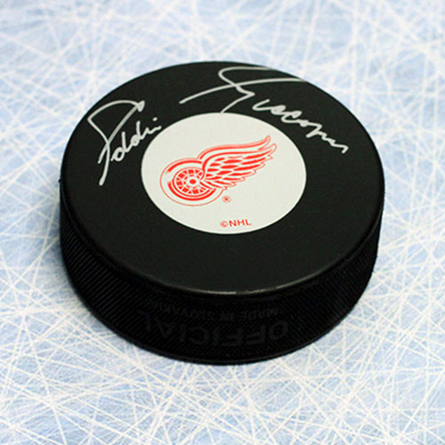 Ed Giacomin Autographed Puck-Detroit Red Wings Hockey Puck