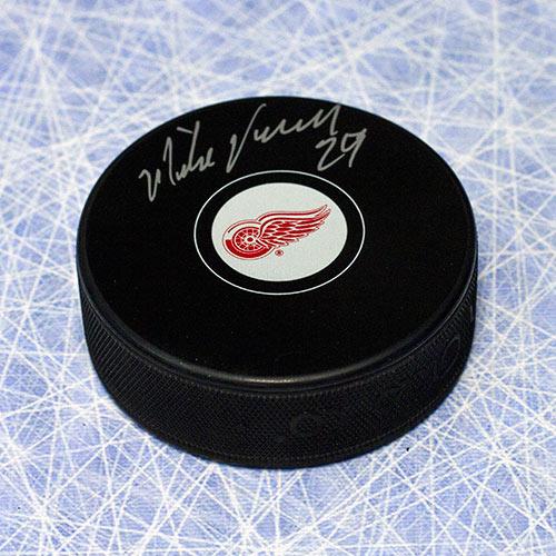 Mike Vernon Signed Detroit Red Wings Hockey Puck