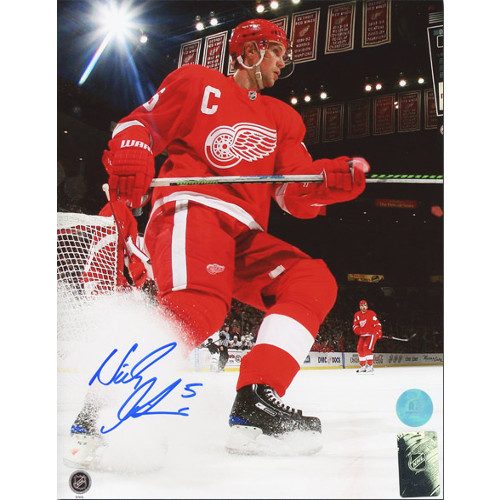 Nicklas Lidstrom Photos Detroit Red Wings Autographed Action 8x10 Photo
