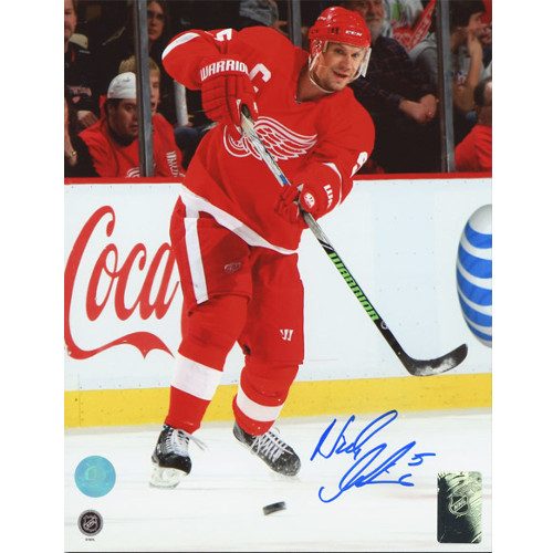 Nicklas Lidstrom Signed Photo-Detroit Red Wings Playmaker 8x10