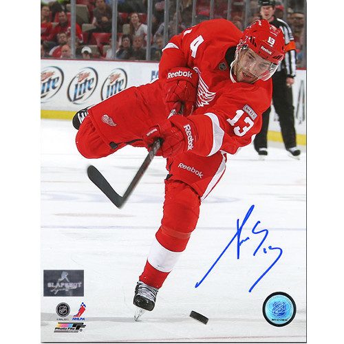 Pavel Datsyuk Signed Photo Detroit Red Wings Shooting The Puck 8x10